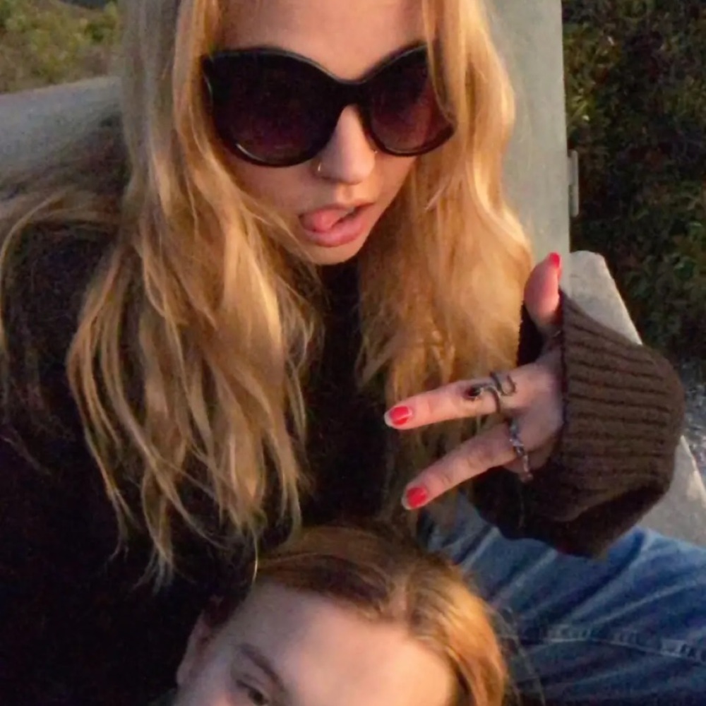 Meet your Posher, Reagan